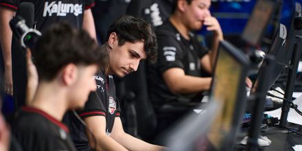 RED luta, mas cai para a Team Spirit e está eliminada da IEM Rio 2026
