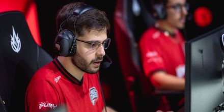 RED Canids é eliminada após perder para a FlyQuest na Demacia Cup 2026