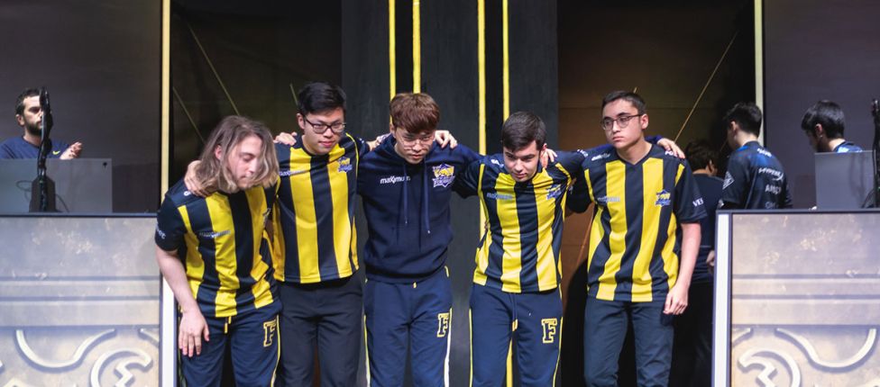 Fenerbahçe bate Phong Vũ e força jogo de desempate no Grupo A