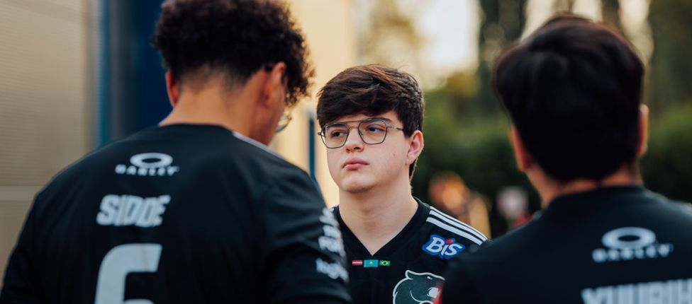 FURIA atropela 9z e garante vaga nos playoffs da ESL Pro League Season 24